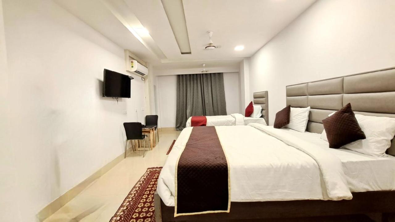Hotel Amenda International Нью-Дели Экстерьер фото