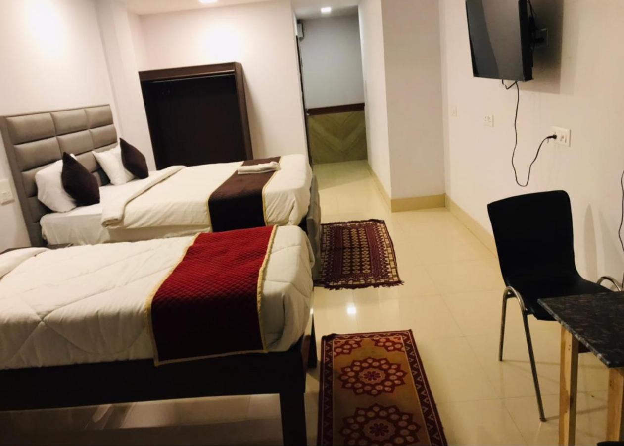 Hotel Amenda International Нью-Дели Экстерьер фото